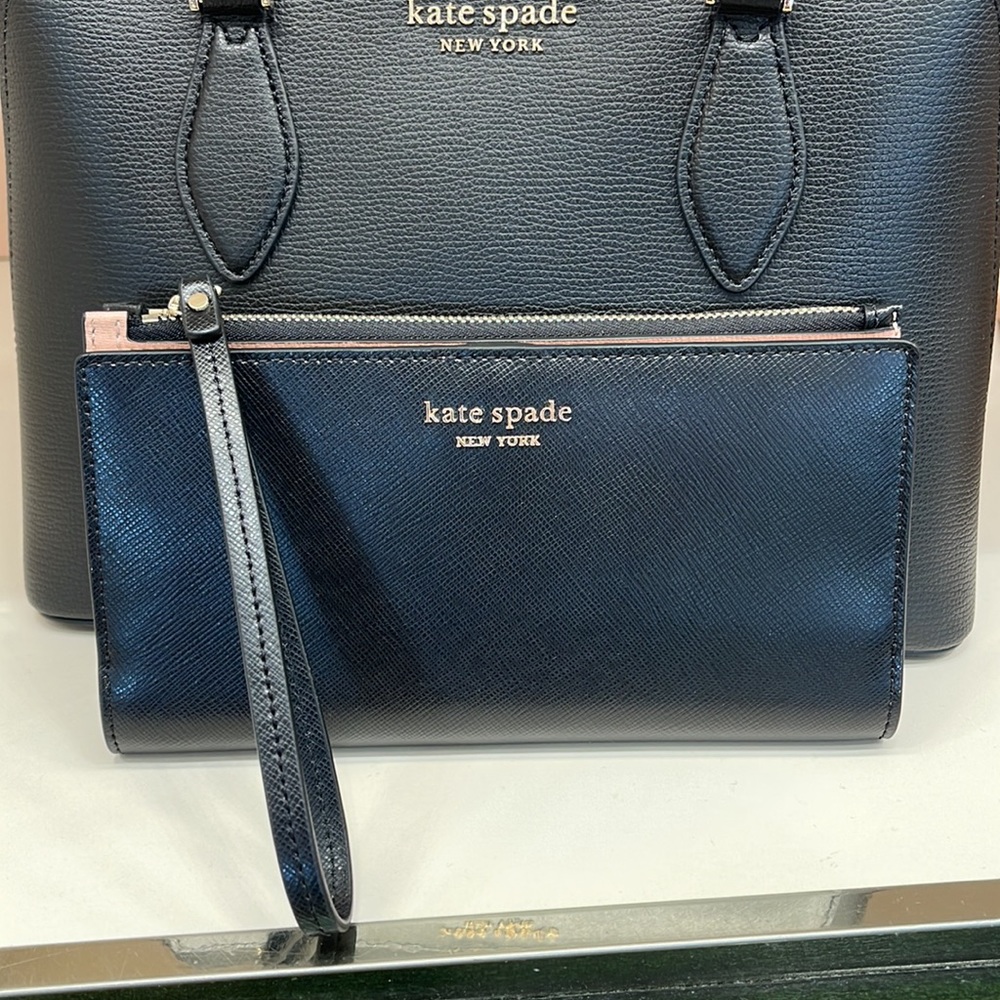 Kate Spade Spencer Continental Wristlet
Black
NWT - Picture 11 of 16
